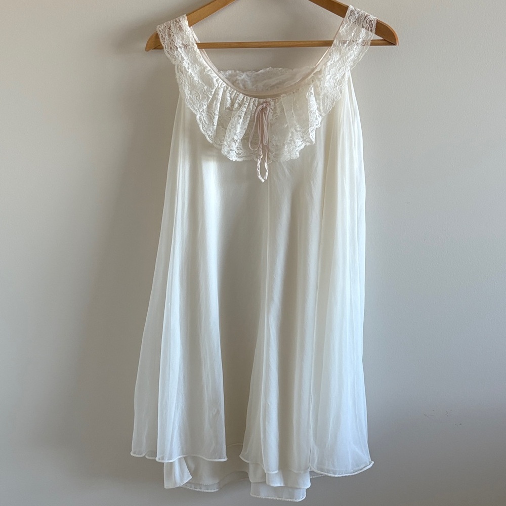Vintage 1960s (?) white lace babydoll dress